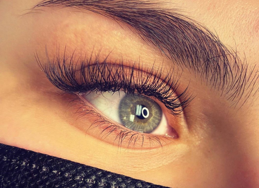 Russian Volume Lashes